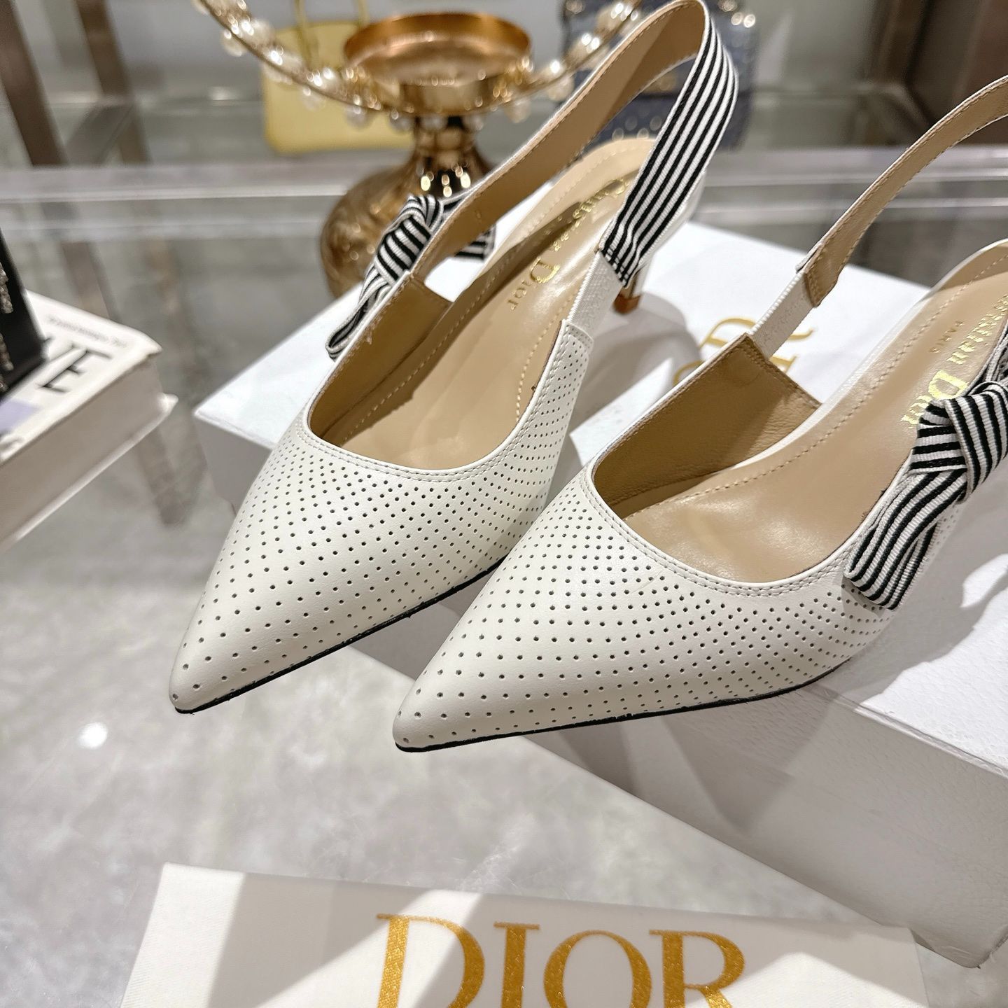 【新作！】\tエレガント\tDior\tLA PARISIENNE DIOR ヒールサンダル シャネル、ディオール、バレンシアガほか 黒いヒール＆厚底