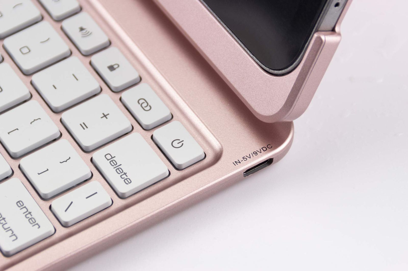 iPad タッチパッド搭載