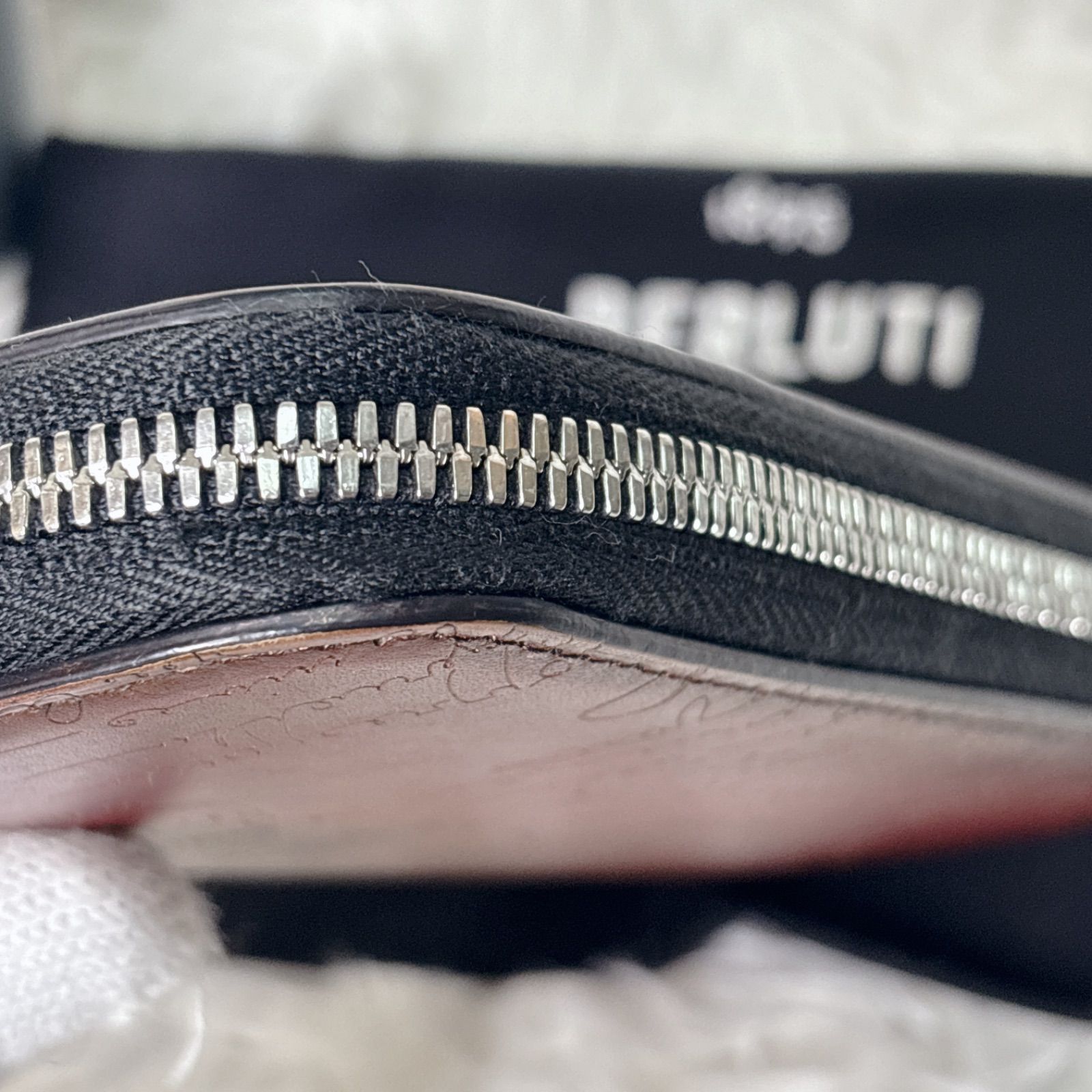 ベルルッティ カリグラフィー ラウンドジップ 長財布 正規品】Berlutiベルルッティ長財布カリグラフィー茶色ジップタイプ