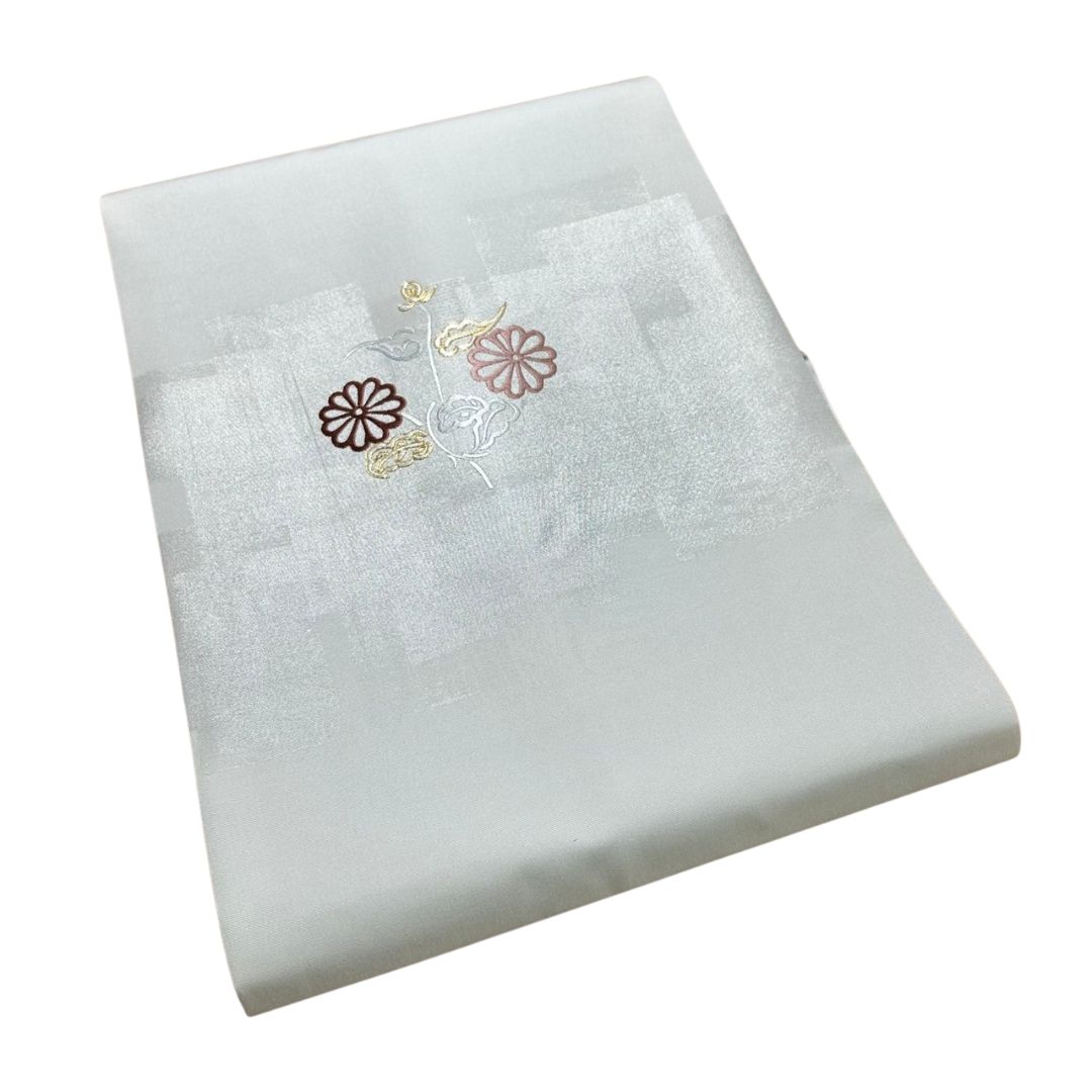 Aランク 正絹名古屋帯 刺繍草花模様 市松引き箔 淡灰青色 上品な洒落帯