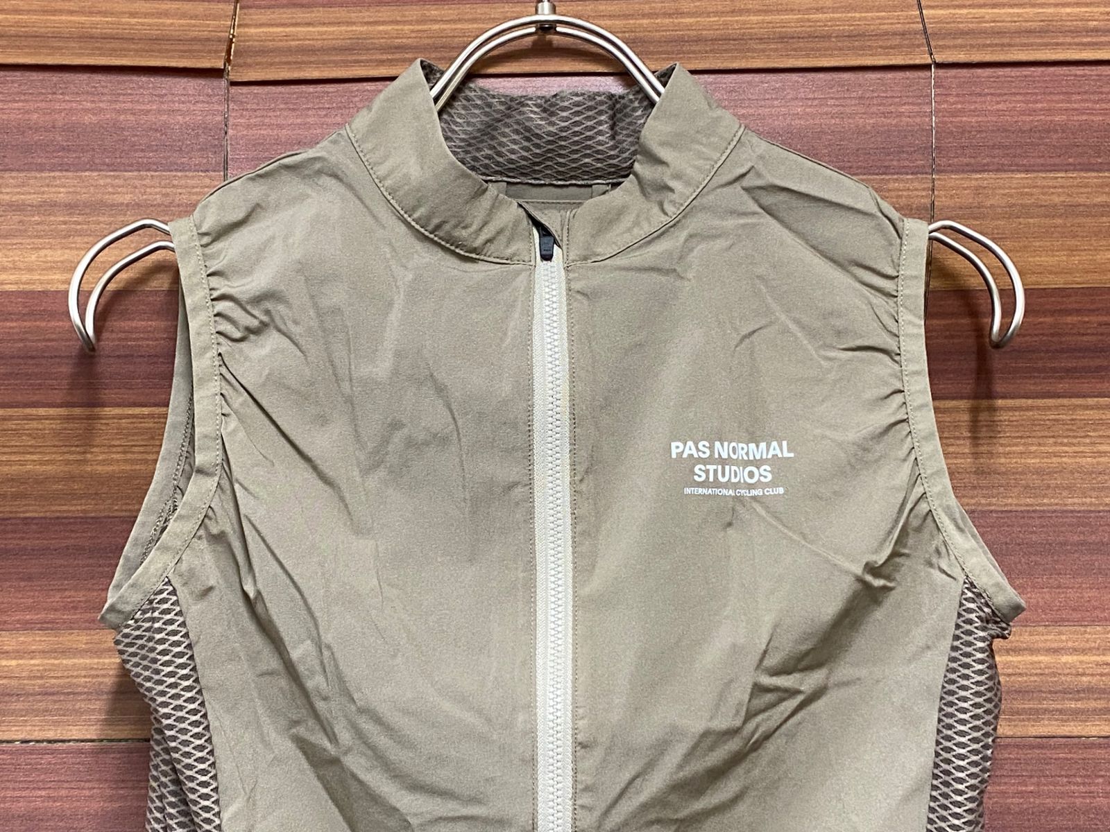 pas normal studios パスノーマルスタジオ ジレ Mサイズ ウィンド