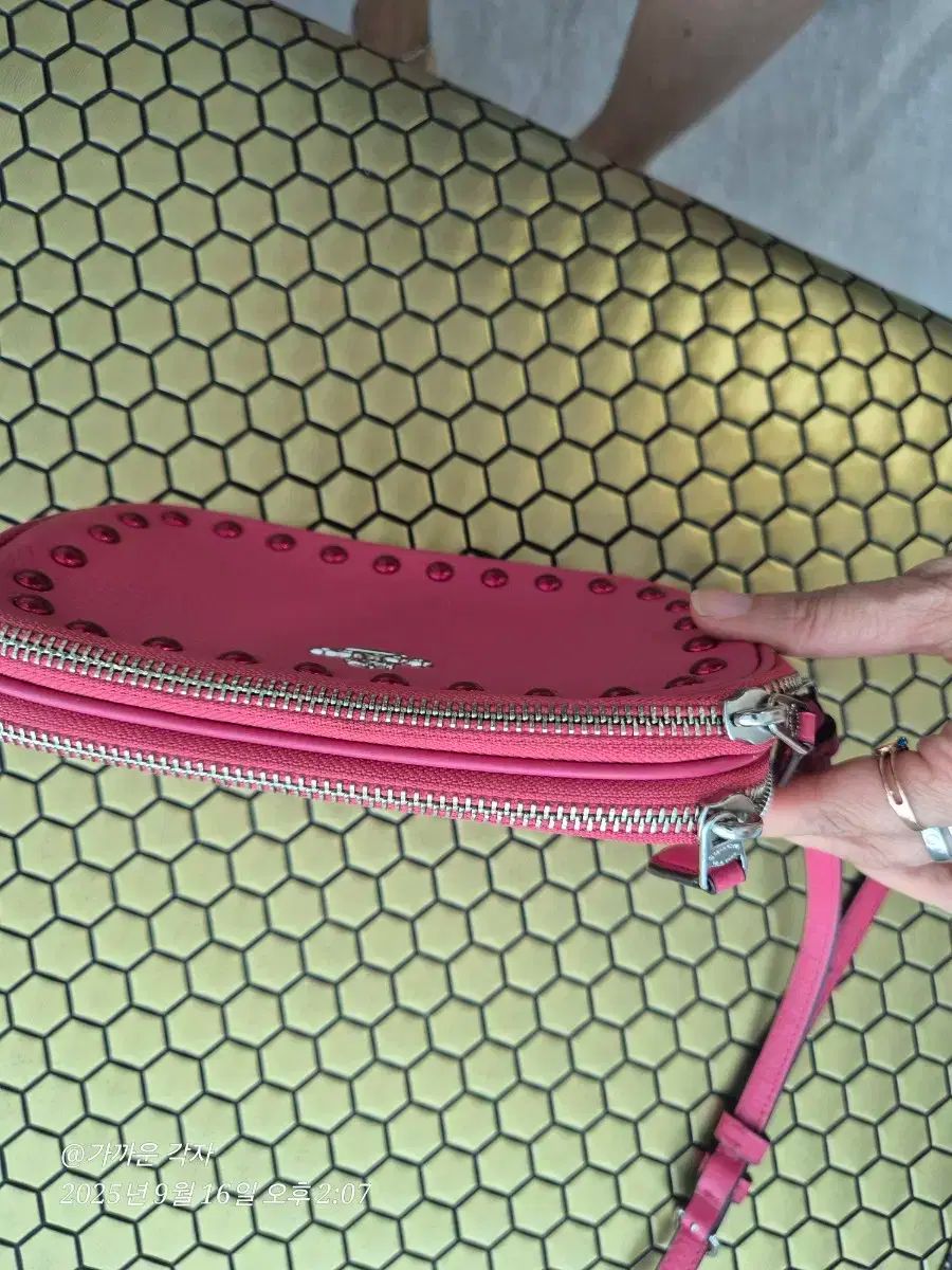 COACH コーチ ピンク スタッド ミニ クロスバッグ DECORATOM_COM_BR