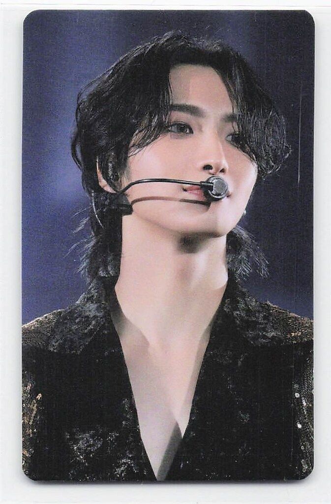 ATEEZ XYZ POPUP SEONG HWA THE MOMENTS:UNRELEASED GALLERY