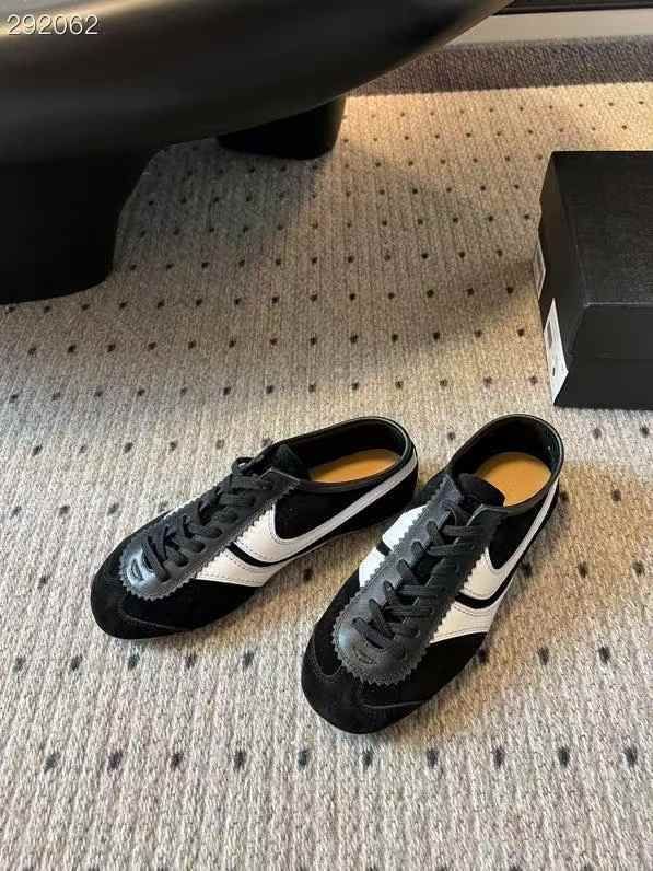 【DRIES VAN NOTEN】レトロ☆レザートリムのスエードスニーカー DRIES VAN NOTEN スエード スニーカー レザートリム | NET-A-PORTER
