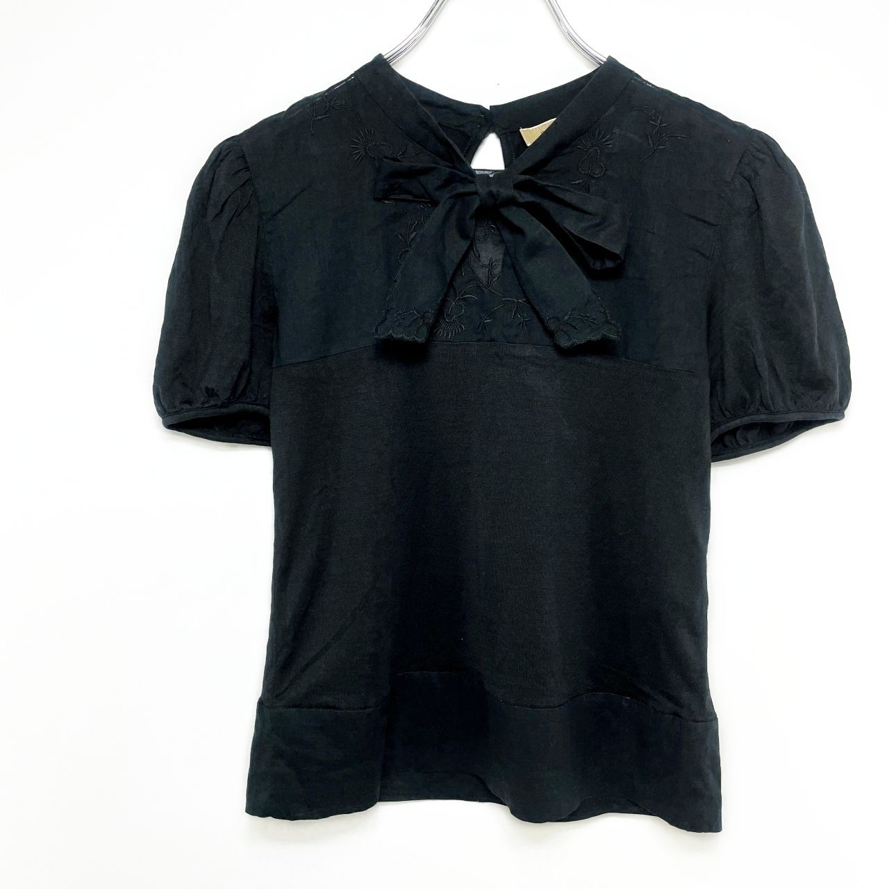 see by chloe★シーバイクロエ★ラッフルフリル袖トップス SEE BY CHLOE (シーバイ クロエ) 袖刺繍フリル クルーネック T