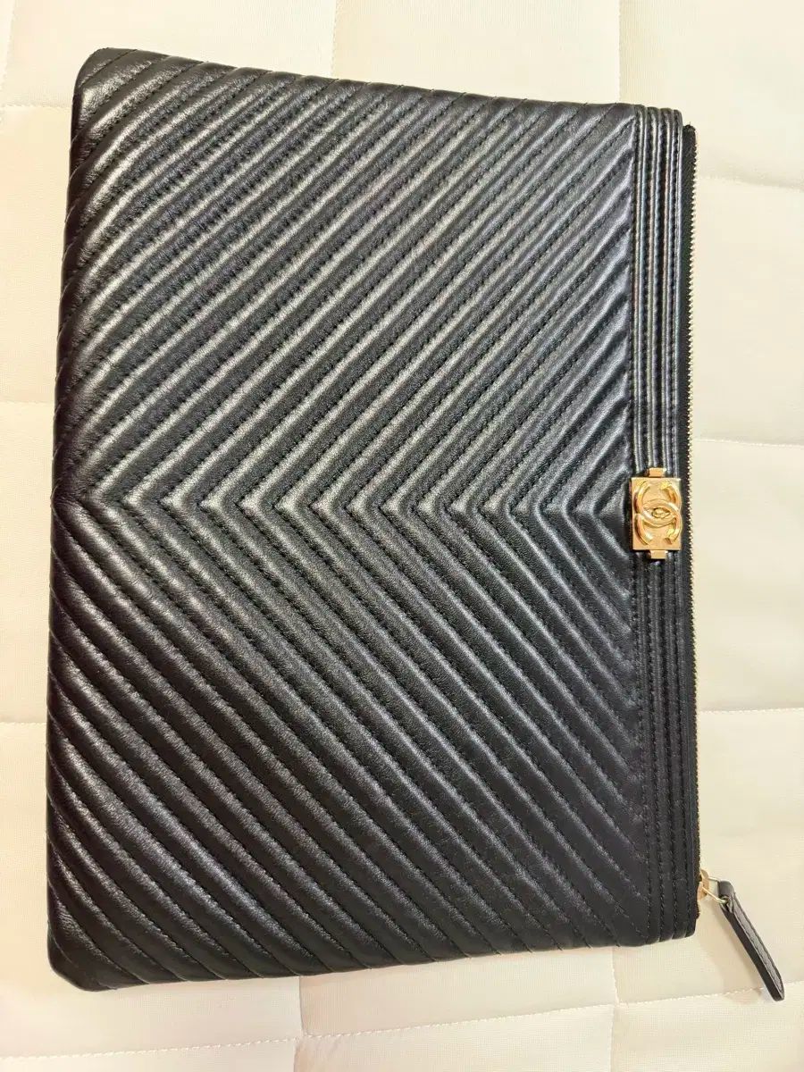 ボーイ シャネル ポーチ ミディアム