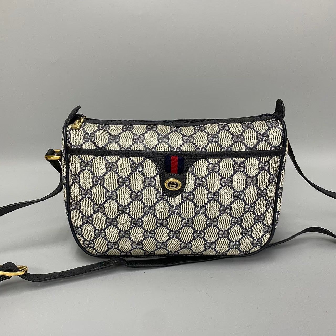 美品 GUCCI グッチ オールドグッチ シェリーライン ロゴ 柄 金具 レザー 本革 ミニ ショルダーバッグ ポシェット ネイビー 619-10 -  メルカリ