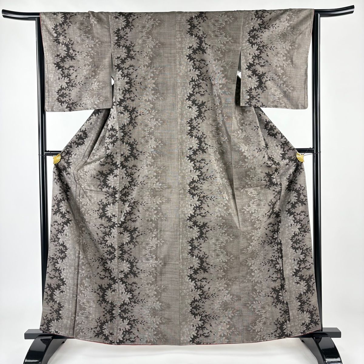 紬 身丈163cm 裄丈64cm M 袷 葉 シルエット 焦茶色 正絹 美品 名品 【】