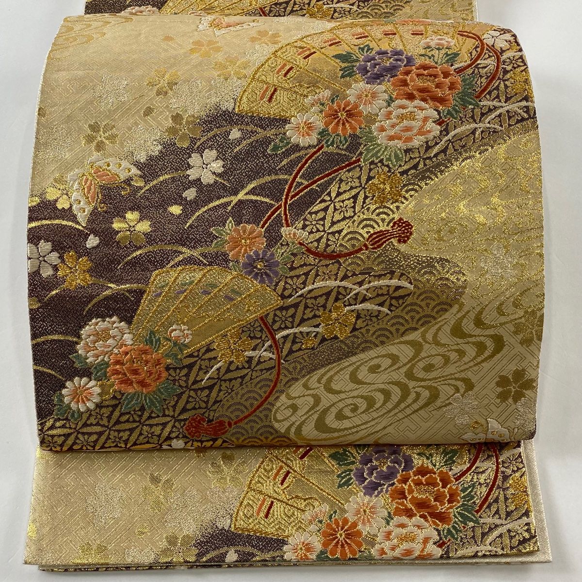 A18 美品　袋帯 美名品 草花 箔 金銀彩 金色 お正絹 A18 美品 袋帯 美名品 草花 箔 金銀彩 金色 お正絹 - メルカリ