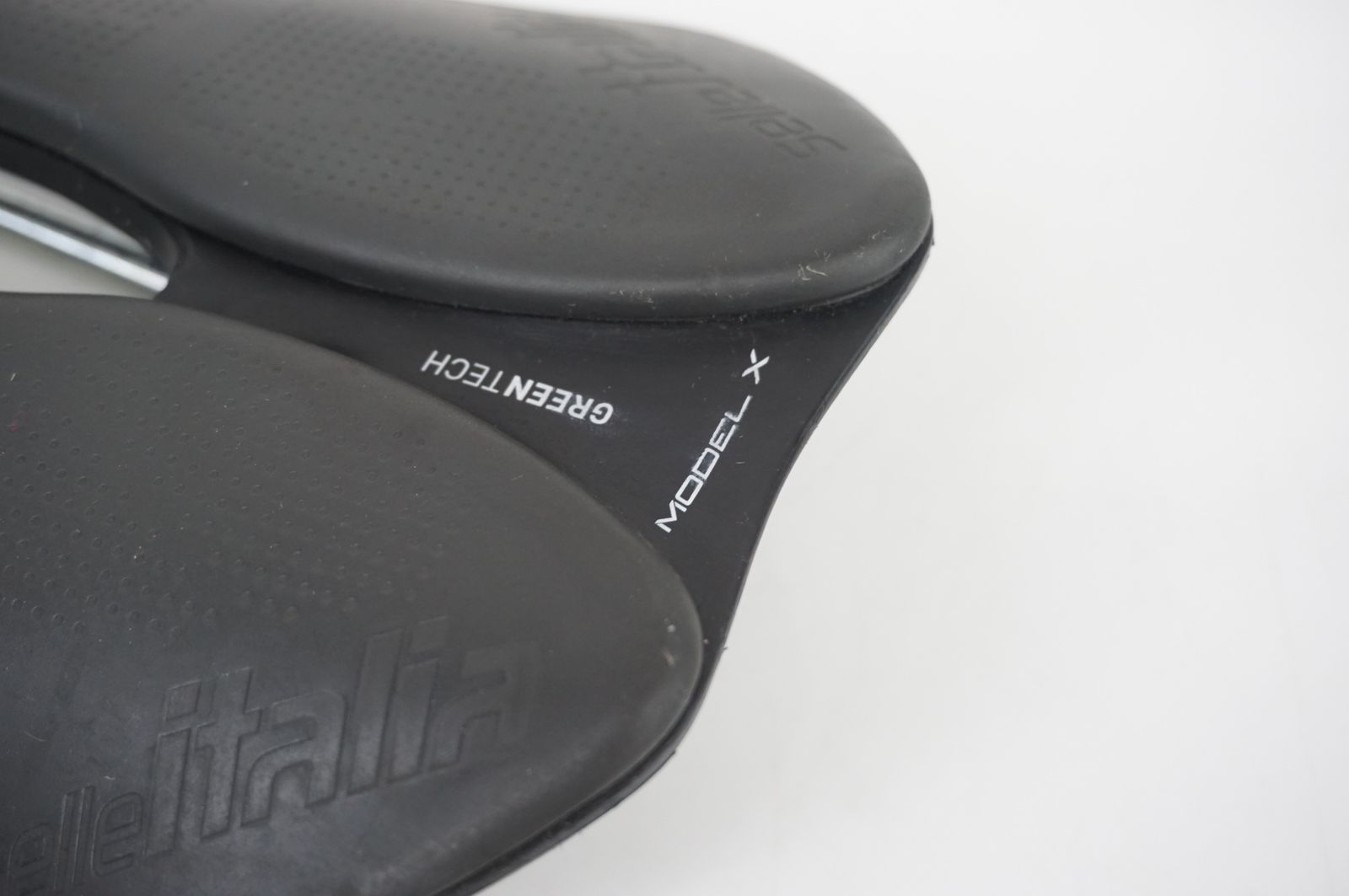 SELLE ITALIA 「セライタリア」 MODEL X BOOST サドル / バイチャリ
