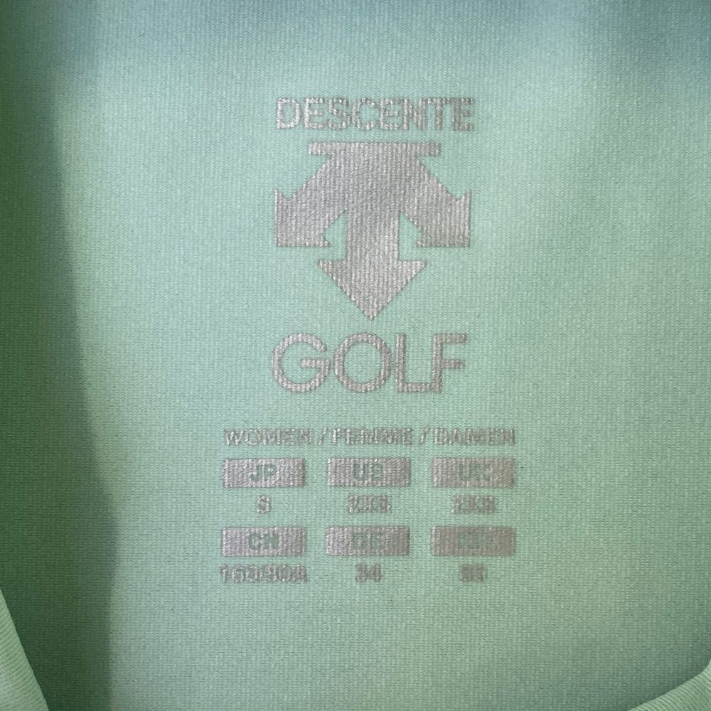 サイズ：S DESCENTE GOLF デサントゴルフ 2023年モデル モックネック 半袖Tシャツ  グリーン系 [240101401426] ゴルフウェア レディース ストスト サイズ：S DESCENTE GOLF デサントゴルフ 2023年モデル モック