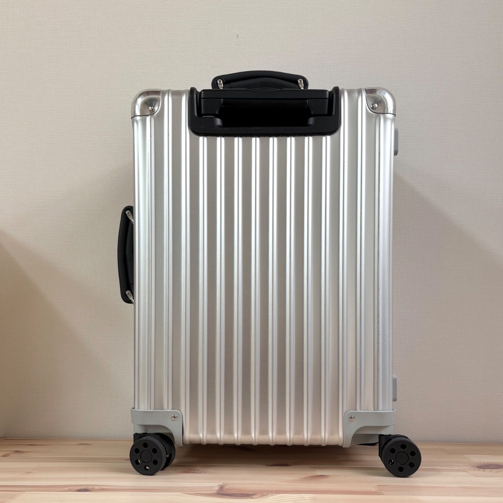美品　RIMOWA CLASSIC CABIN 36L キャリーケース　4輪 美品 RIMOWA CLASSIC CABIN 36L キャリーケース 4輪 生涯保証