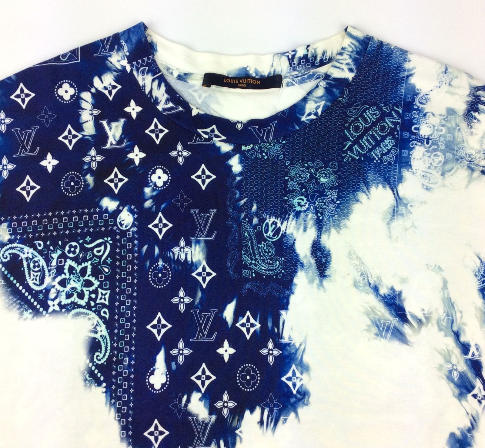 ルイ・ヴィトン メンズ モノグラムバンダナ Tシャツ 大人気】​ルイヴィトン モノグラムバンダナプリント Tシャツ