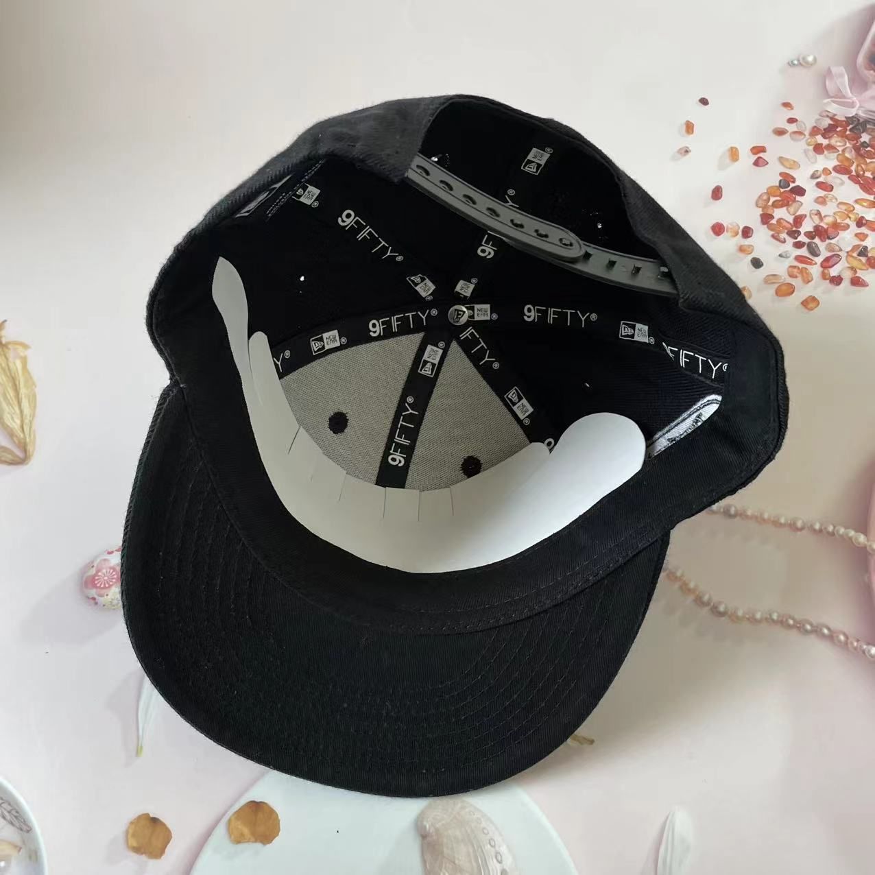 黒い帽子 ah murderz × NEW ERA The eyesキャップ AH MURDERZ × NEWERA The eyes - メルカリ