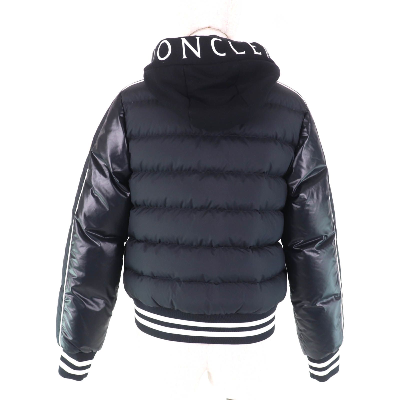 23AW　モンクレール センターロゴ　 ダウン ジャケット　MONCLER 23AWモンクレール センターロゴ ダウン ジャケットMONCLER