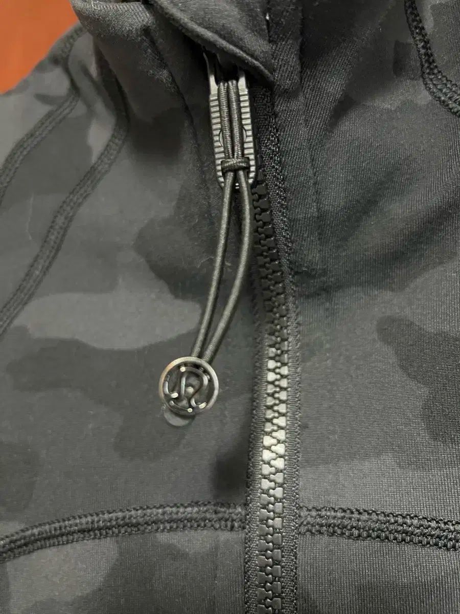 lululemon（ルルレモン） 迷彩 ジップアップ - メルカリ