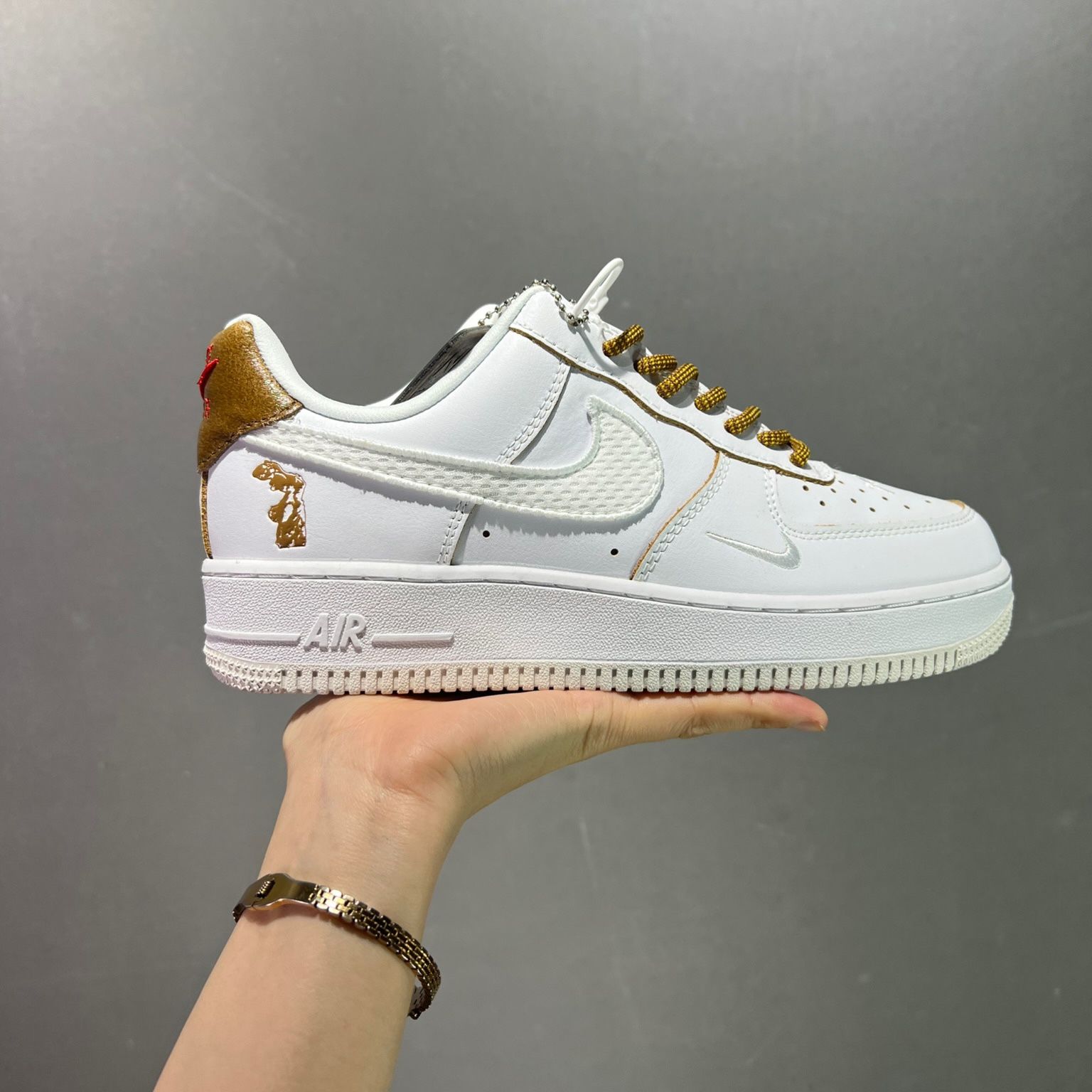 新品 ナイキ スニーカー エアフォース Nike Air Force 1 low ホワイト HF5716-111 男女兼用