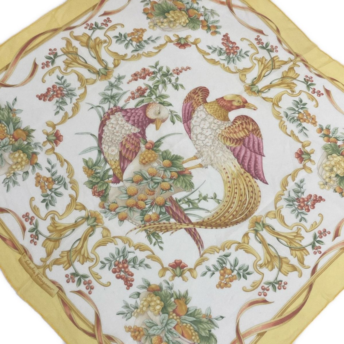 イタリア製　サルヴァトーレ フェラガモ　シルク　スカーフ　鳥　花柄 フェラガモ Salvatore Ferragamo/スカーフ 花柄 鳥 ブルー