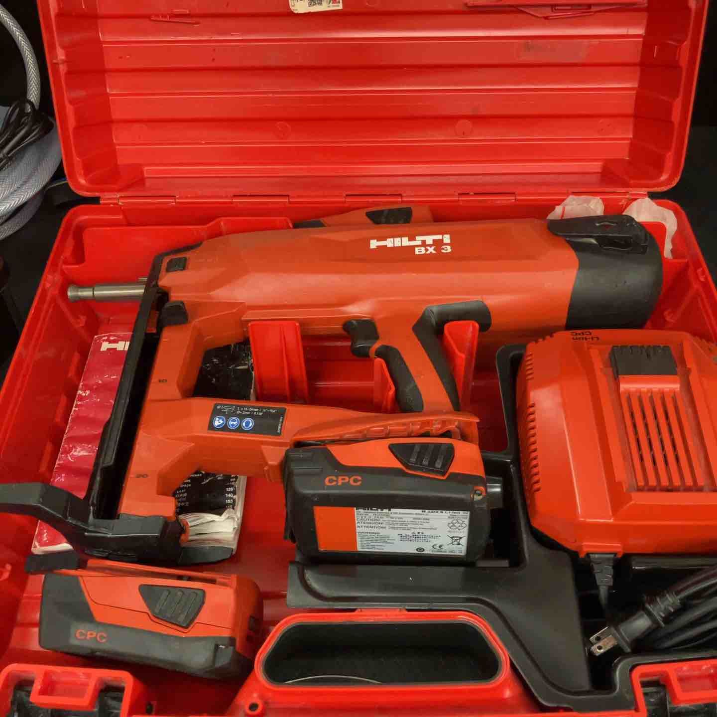 ヒルティ|HILTI バッテリー式鋲打ち機 BX3-ME バッテリー3個付き 鴻巣店