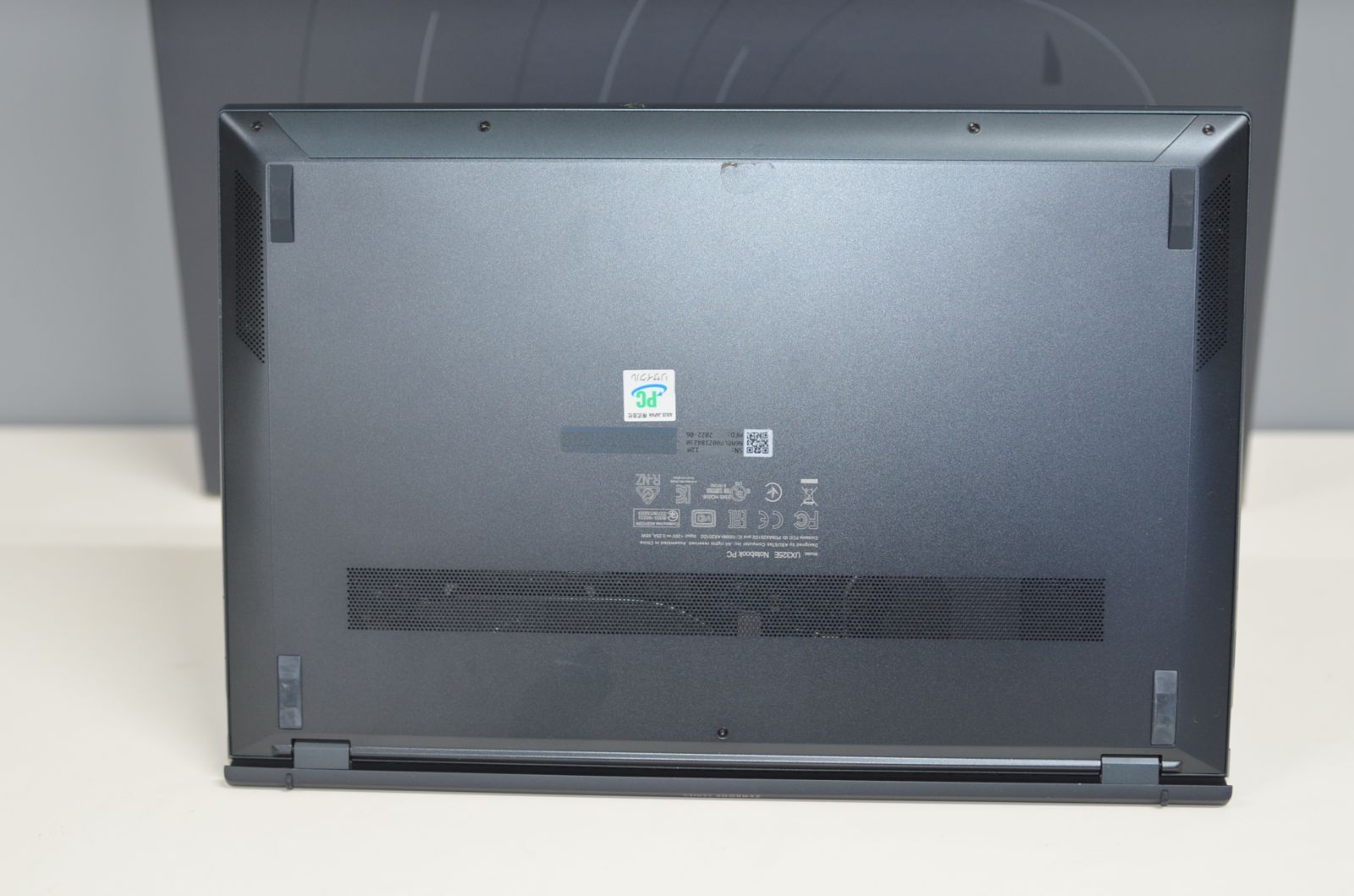 ASUS UX325EA ブラック ノートPC 本体　ジャンク品 ジャンク品ASUA ノートパソコン ASUS UX325EA ブラック ノートPC