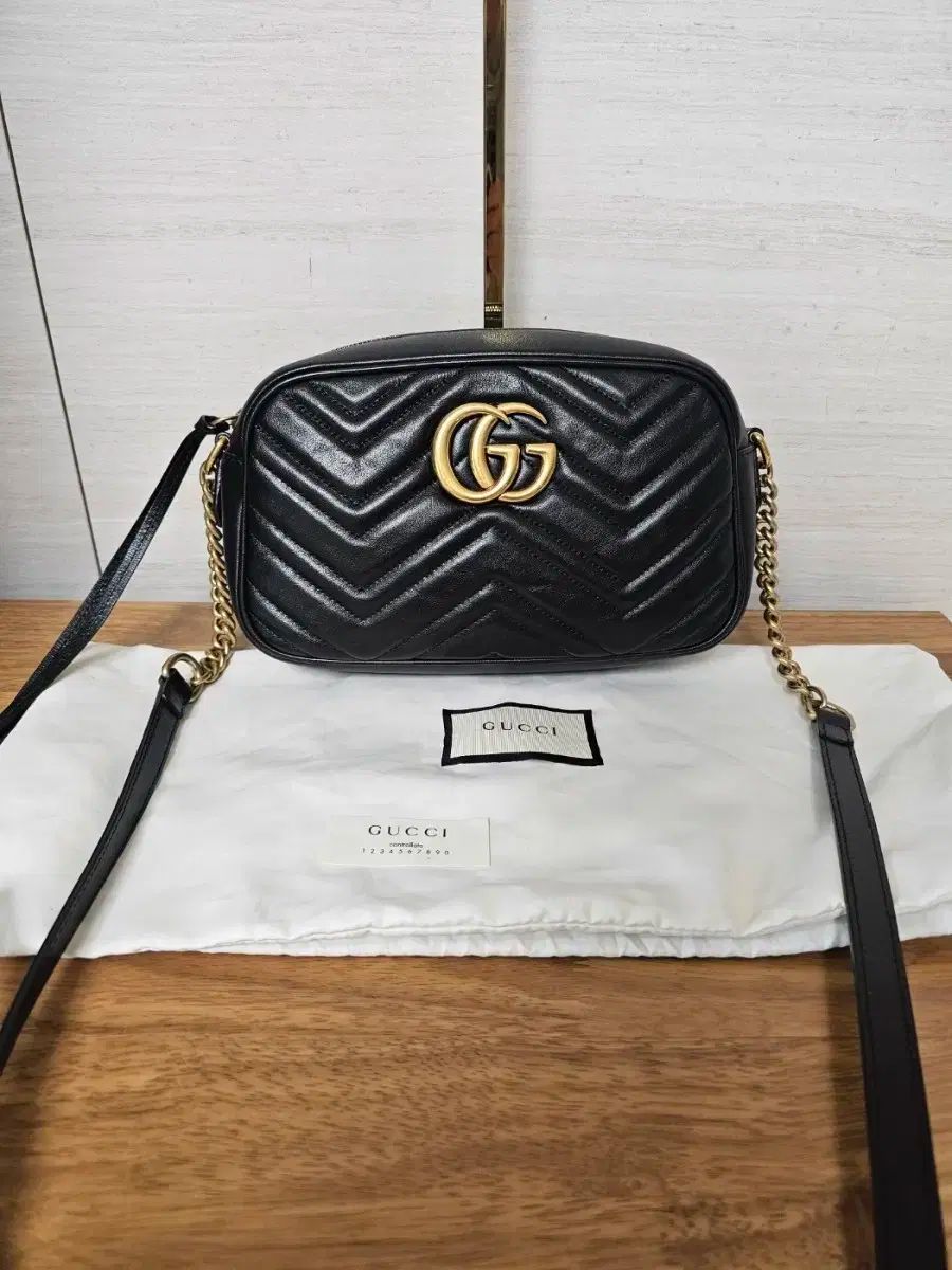 GUCCI グッチ マーモント マトラッセ チェーン クロスバッグ 金具 スモール ブラック