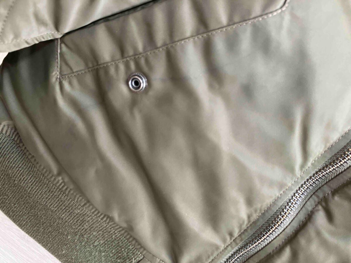 BOMBER JACKET