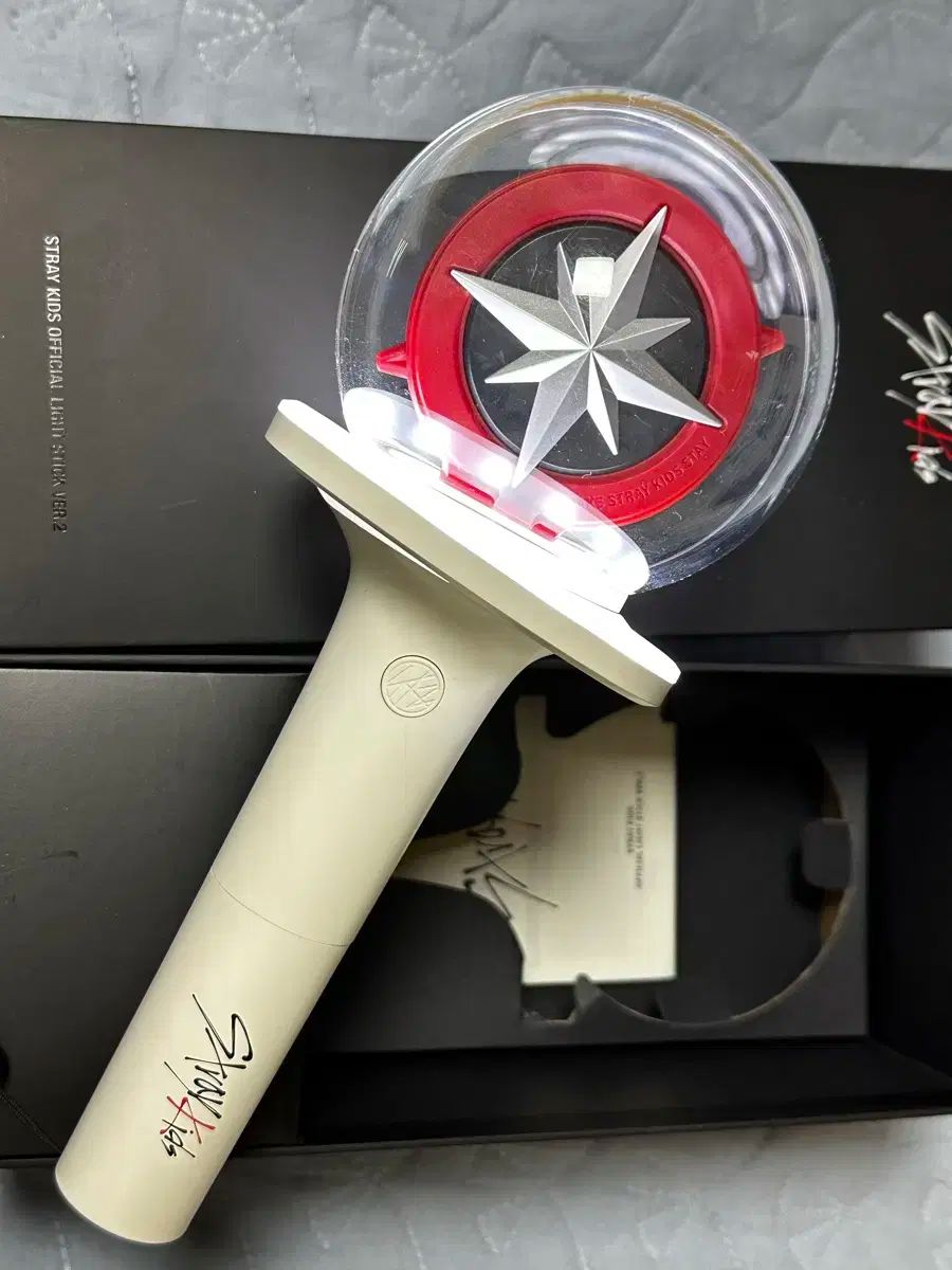 新品 スキズ公式ペンライト Stray Kids ペンライト Ver.2 ストレイ ✨新品