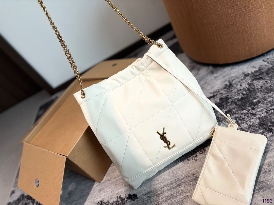 今日 YSL レザー製の ゴミ袋バッグ 在庫 価格