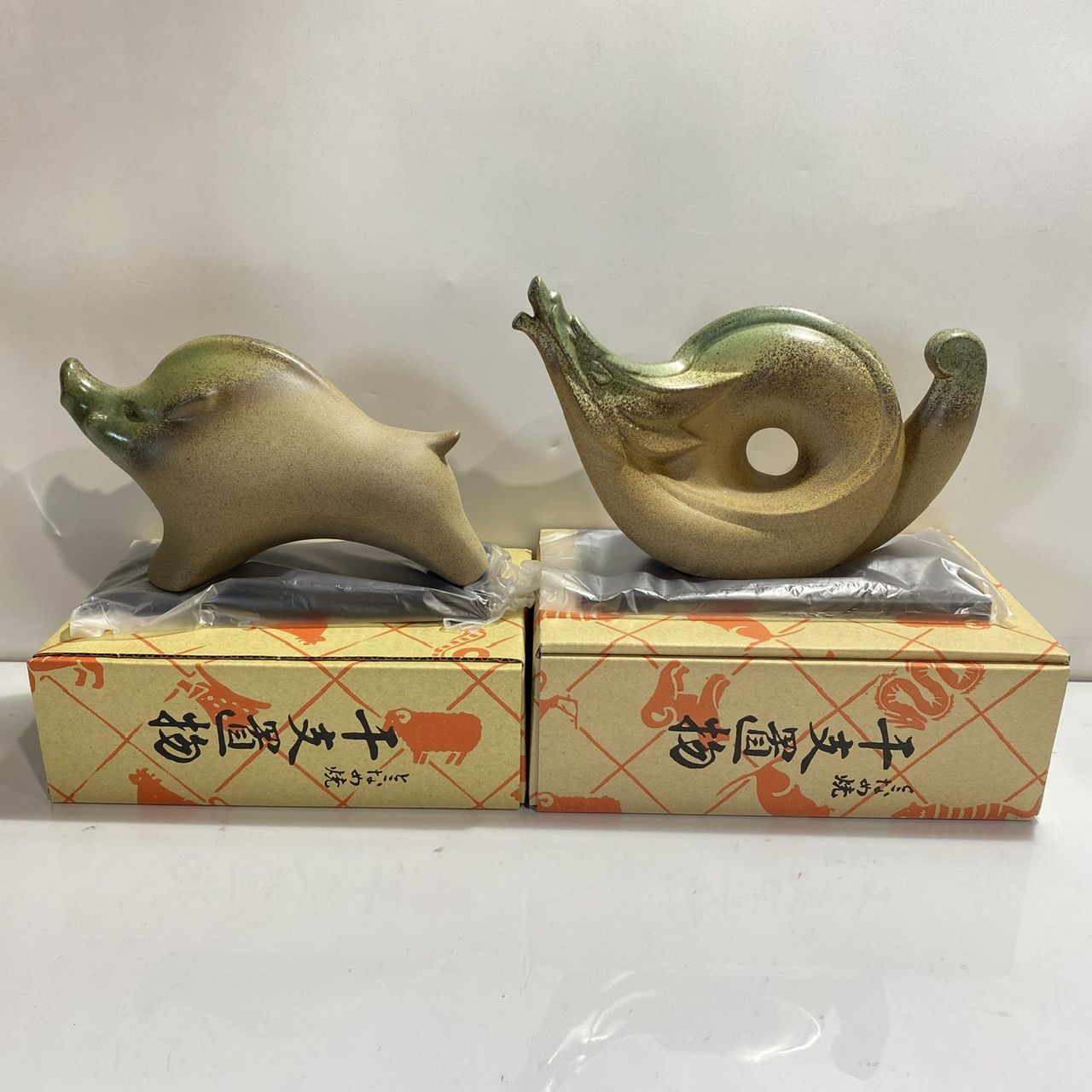 常滑焼の置物(作家物) 楽天市場】**常滑焼作家 竹内文子作 辰 龍大将 干支縁起置物 /ご