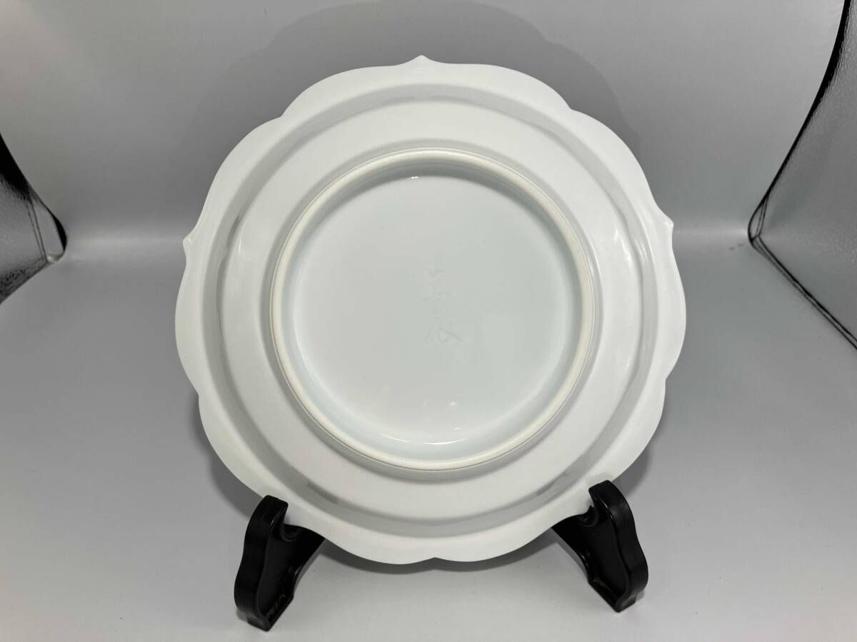 人間国宝 井上萬二 白磁縁釉薔薇彫文 皿