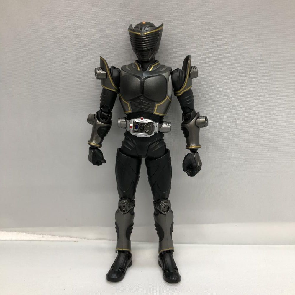 中古】開封・箱ダメージ有)S.H.Figuarts 仮面ライダーリュウガ