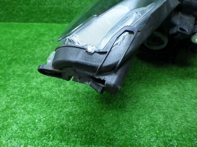 ヤリス　ヘッドライト　左　koito k0-1 ジャンク品 ジャンク トヨタ KSP210 ヤリス 左ヘッドライト ハロゲン K0-1