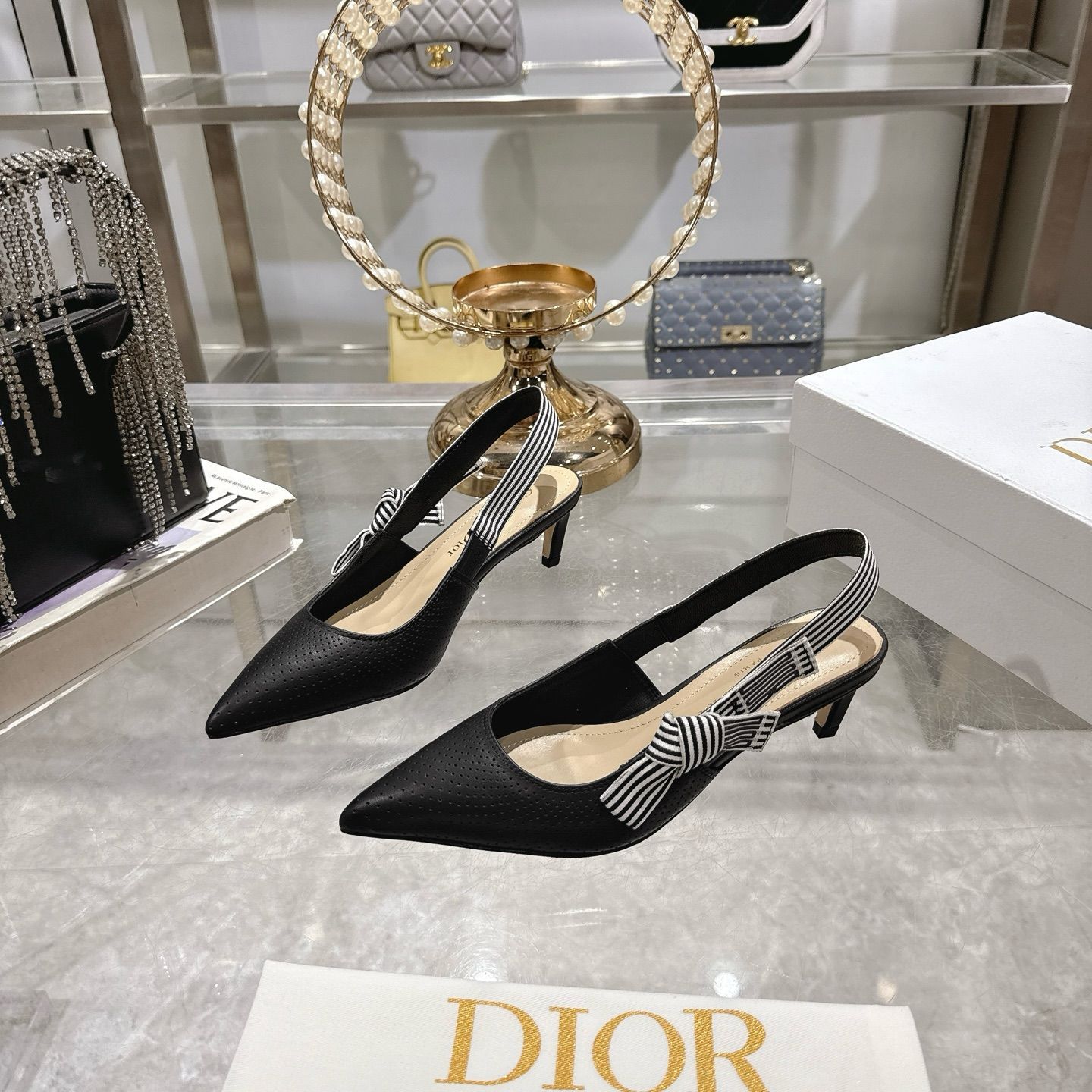 Dior ディオール テーパード トゥ フラット / ハイヒール
