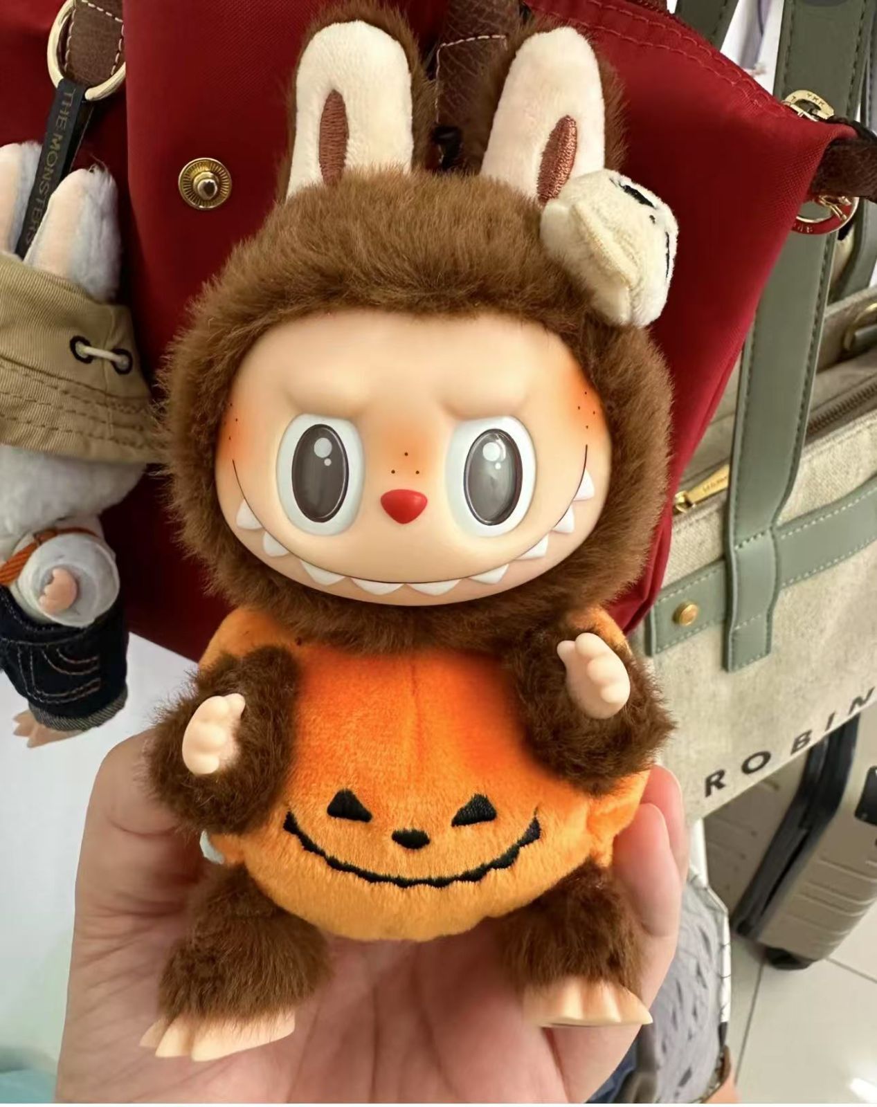 大人気 Labubu Happy Halloween Party シリーズぬいぐるみ