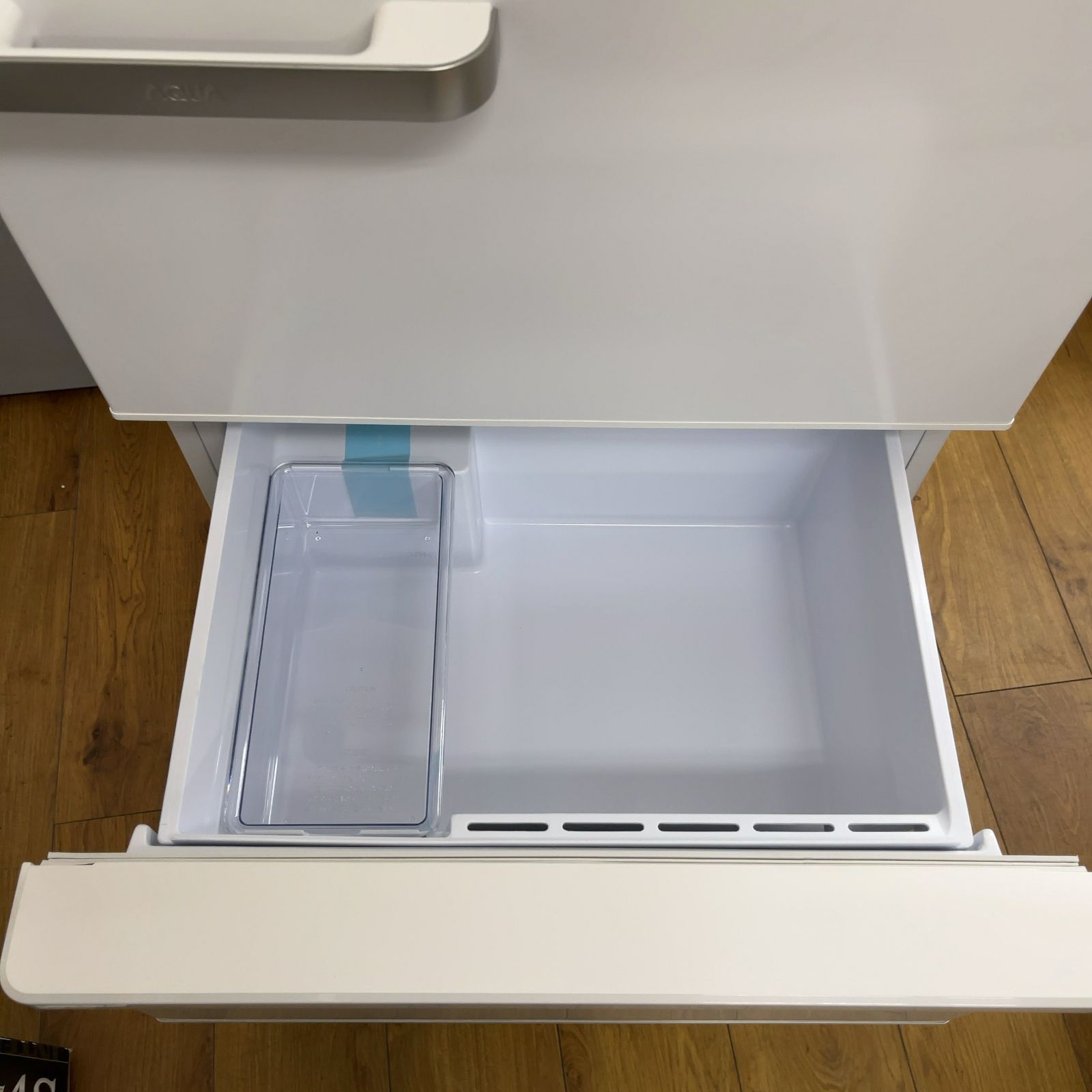 【中古美品】 272L 3ドア冷蔵庫 アクア AQR-27P 2024年製 エキスパート藤沢辻堂店 送料込み! 未使用 アウトレット品! 2024年製 AQUA アクア 272L3ドア
