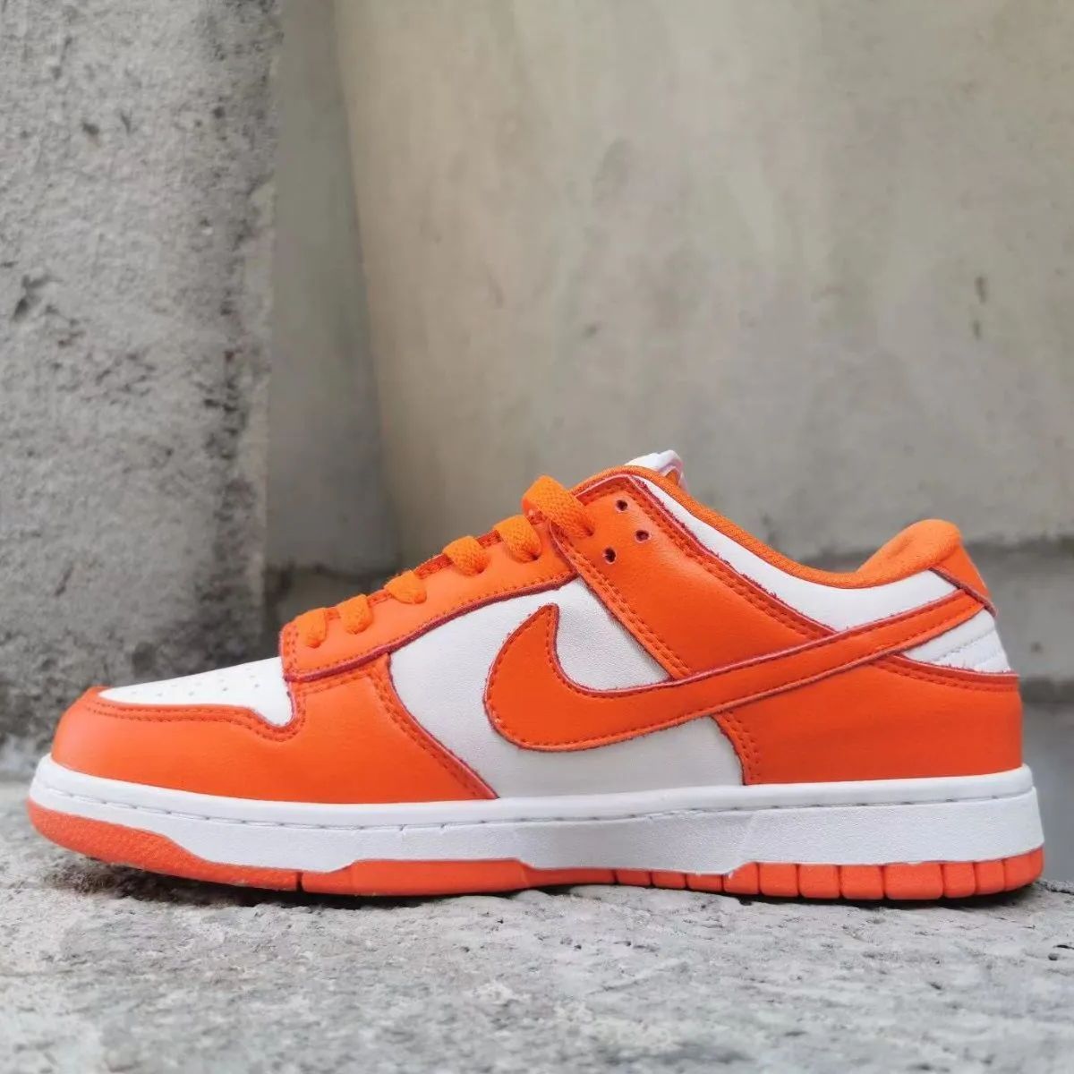 新品未使用 NIKE ナイキ スニーカーNike Dunk Low SP Syracuse  箱付 メンズ X-128