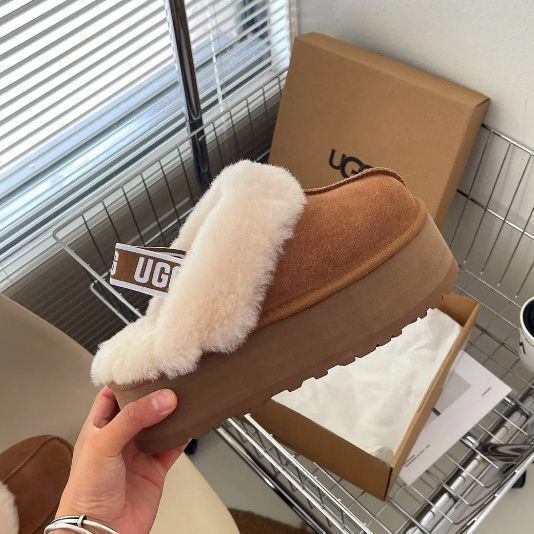 人気 UGG アグ サンダル レディース ファンケット 厚底