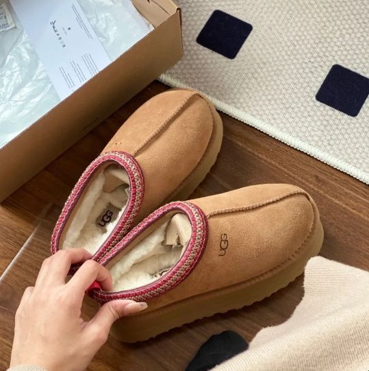 新品UGG アグ サンダル 厚底 TAZZ タズ 箱付 - メルカリ