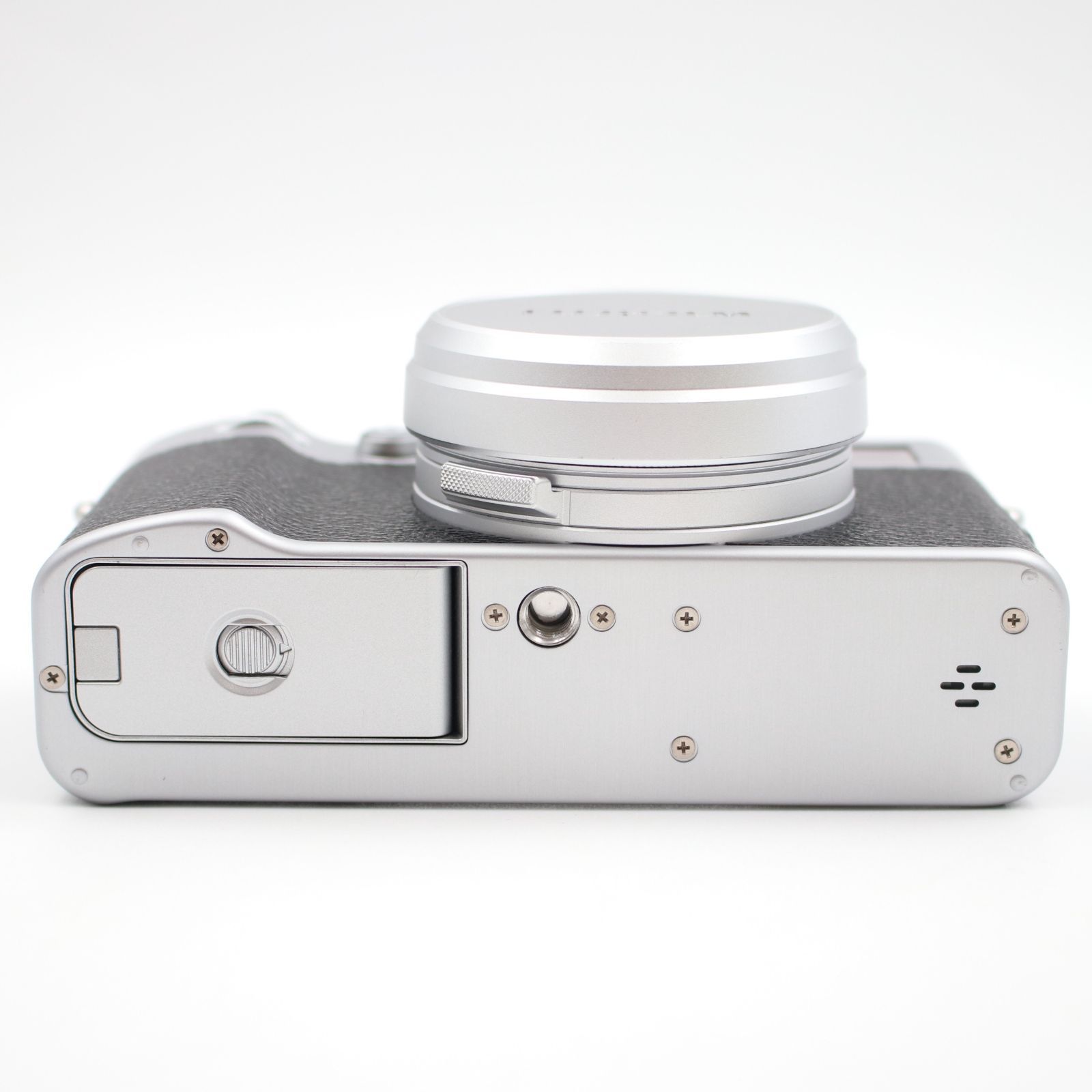Fujifilm x100ⅵ シルバー（メカシャッター０回）2カ国語対応 正規品 Fujifilm x100ⅵ シルバー（メカシャッター0回）2カ国語対応