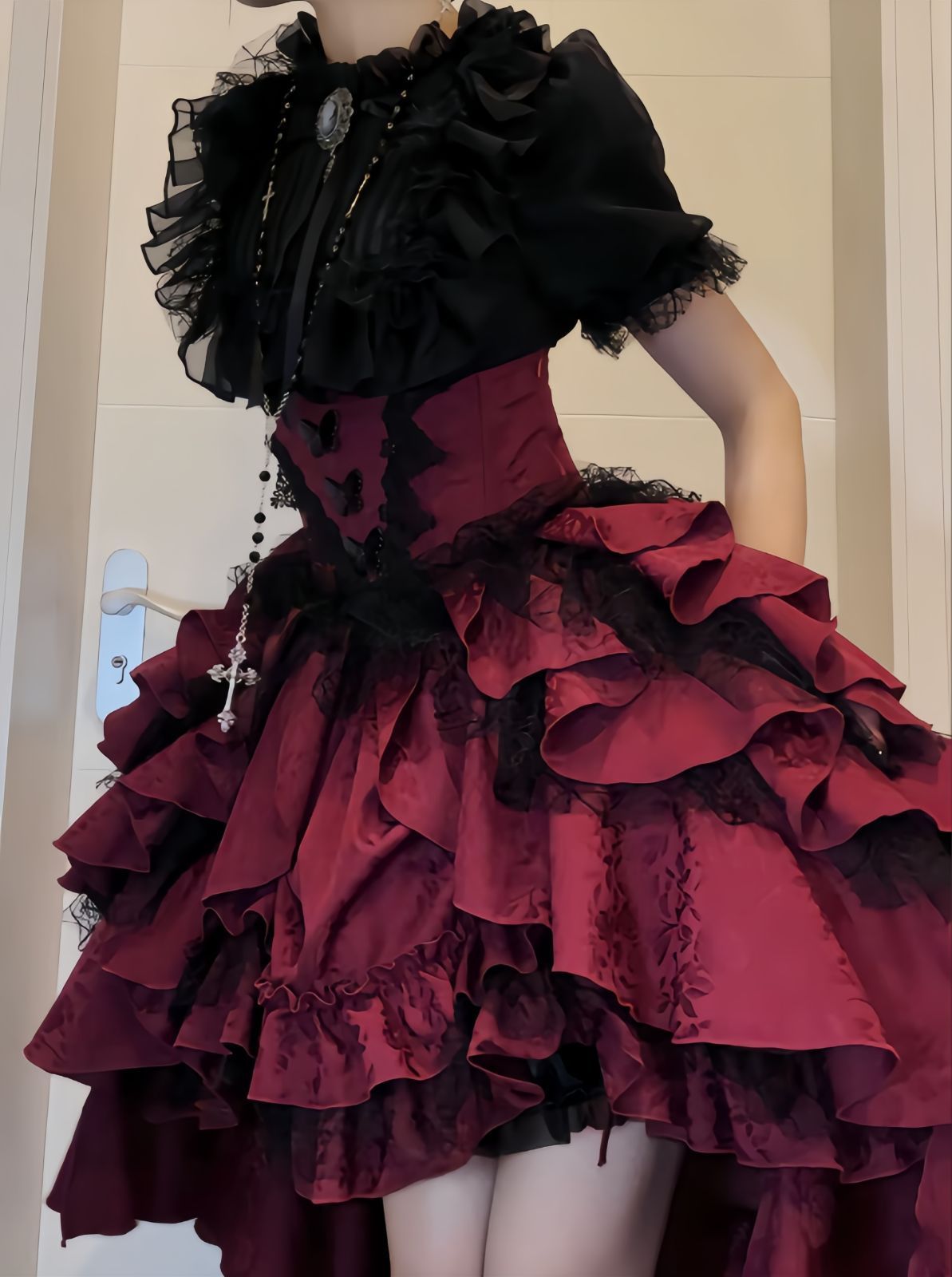 暗黒ゴシック 吸血鬼伯爵風 ロリータセットアップ シャツ＋取り外し 袖＋提拉スカート 黒 白2色展開 ナイチンゲール少女風