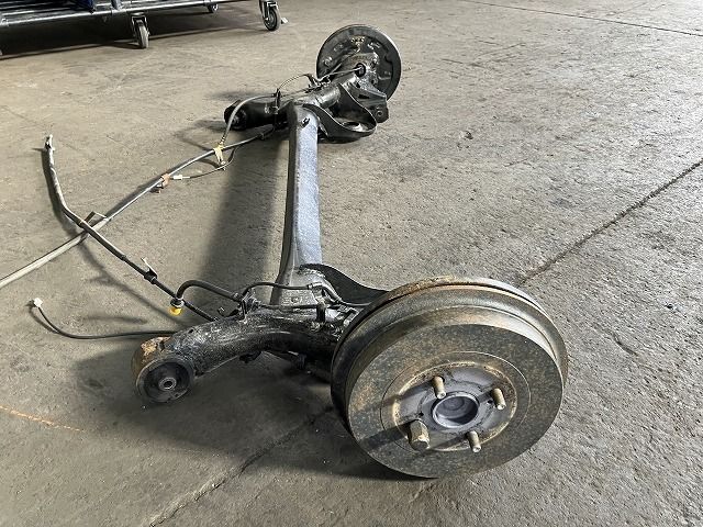 アクア NHP10 リアアクスルビーム G 42110-52332 3P0 FFCRYSTALESIA_COM