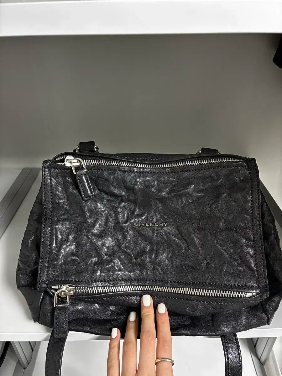 Givenchy ジバンシィ リンクル パンドラバッグ シルバー