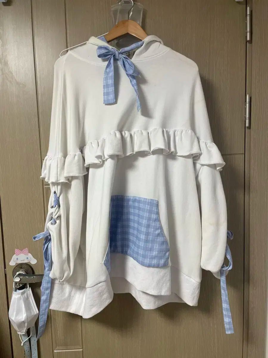 イルイルイルイル フード付きTシャツ