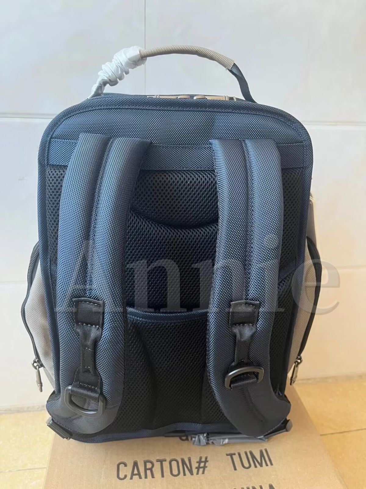 新品、未使用 ✨TUMI ALPHA3 ブリーフパックネイビー ホワイト - メルカリ