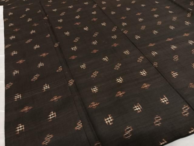 平和屋着物○国指定重要無形文化財 本場久米島紬 手織 正絹 逸品