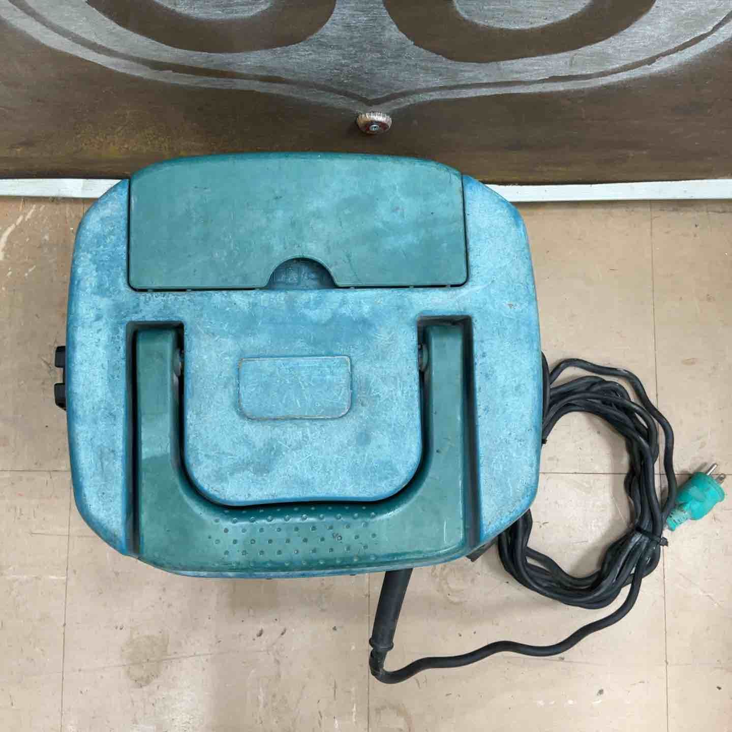 マキタ　makita  集じん機 乾式専用 業務用 484 ☆マキタ(makita) 集じん機 乾式 484(P)【草加店】 - メルカリ