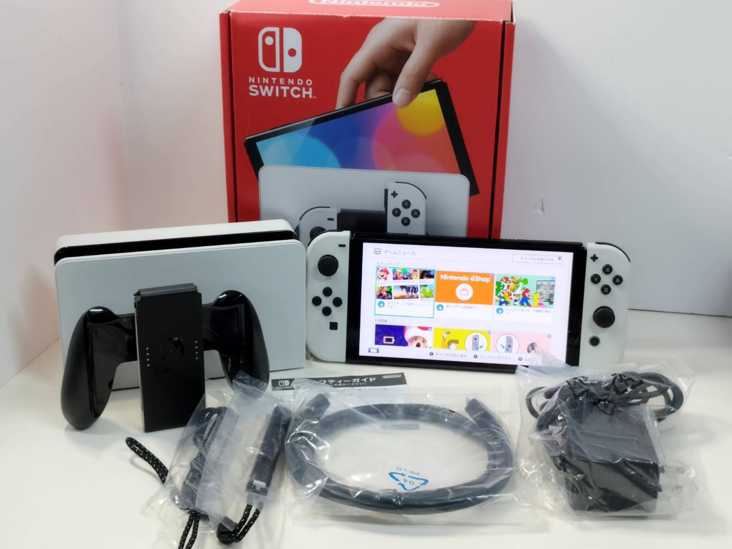 【美品】Nintendo Switch 有機ELモデル/HEG-001/2022年製