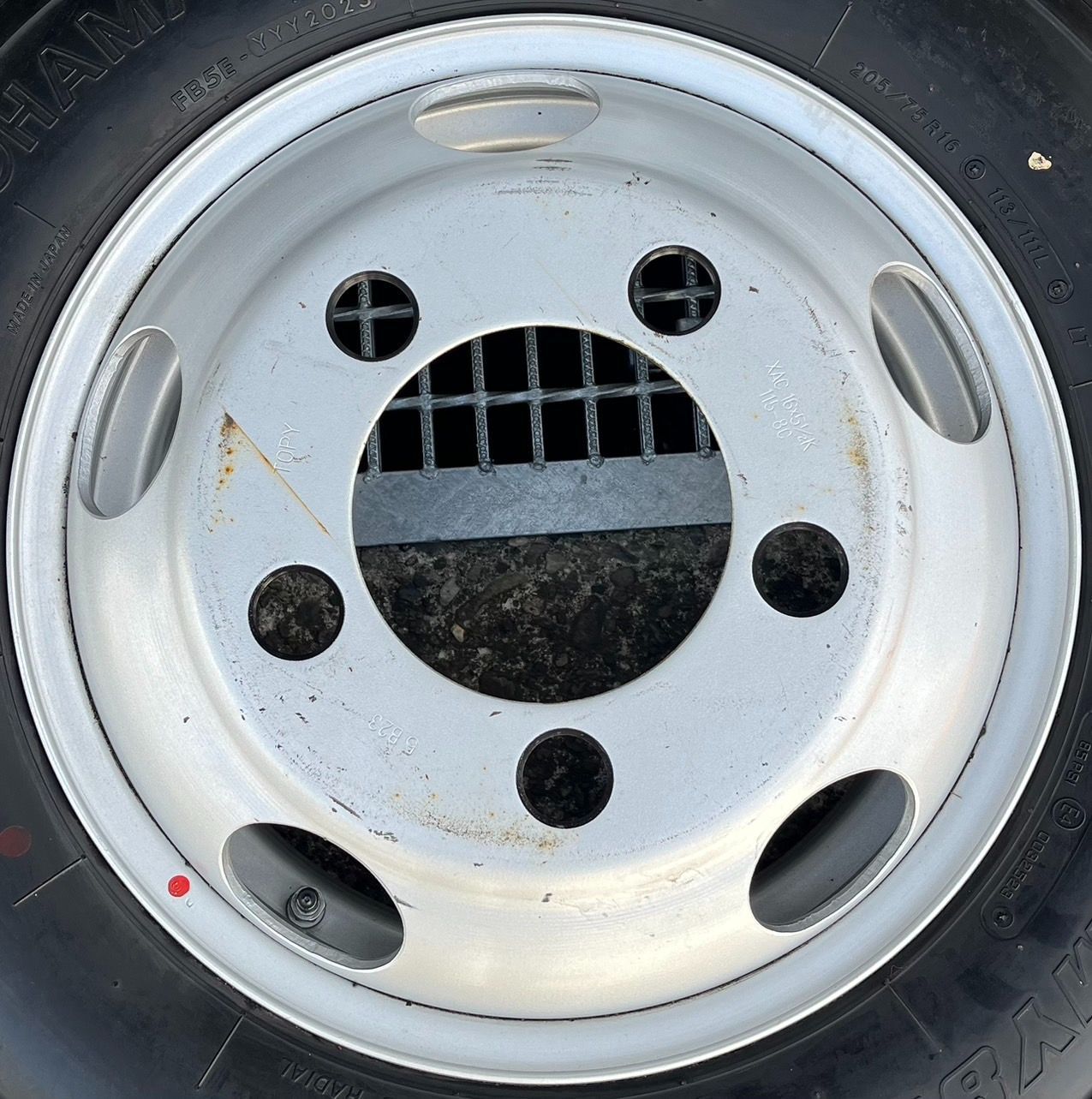 立派な おそらく 製 ヨコハマ YOKOHAMA MY817 spec2 205 75R16 113 111L LT TOPY XAC 16×5.5K 115-8 6本 h_416