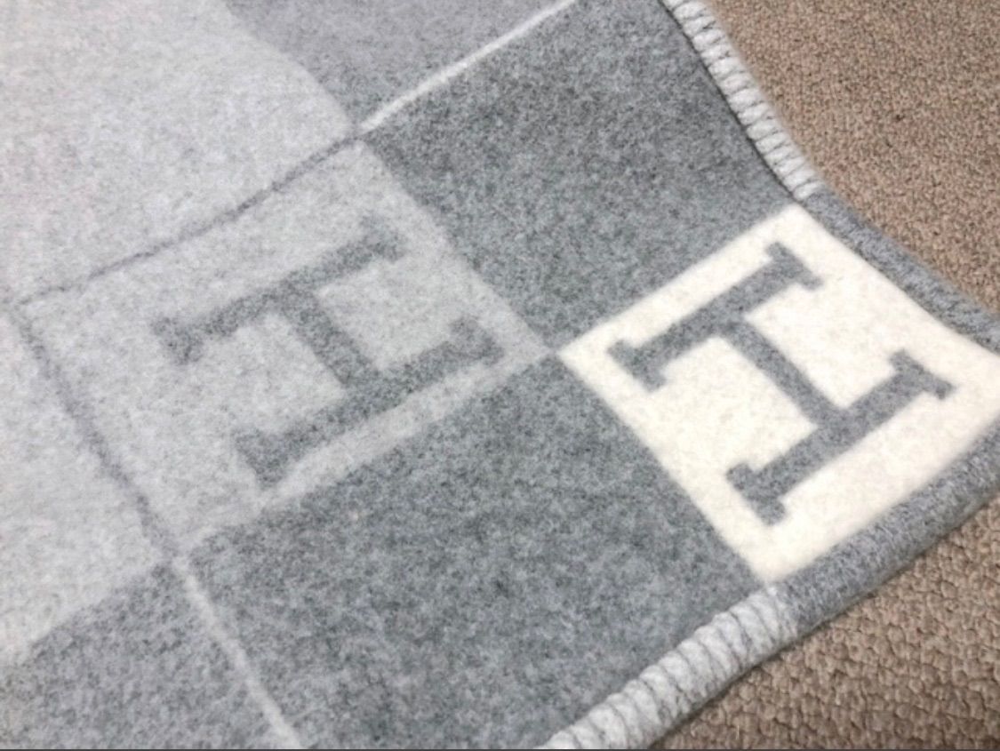 ブランケット Hロゴ