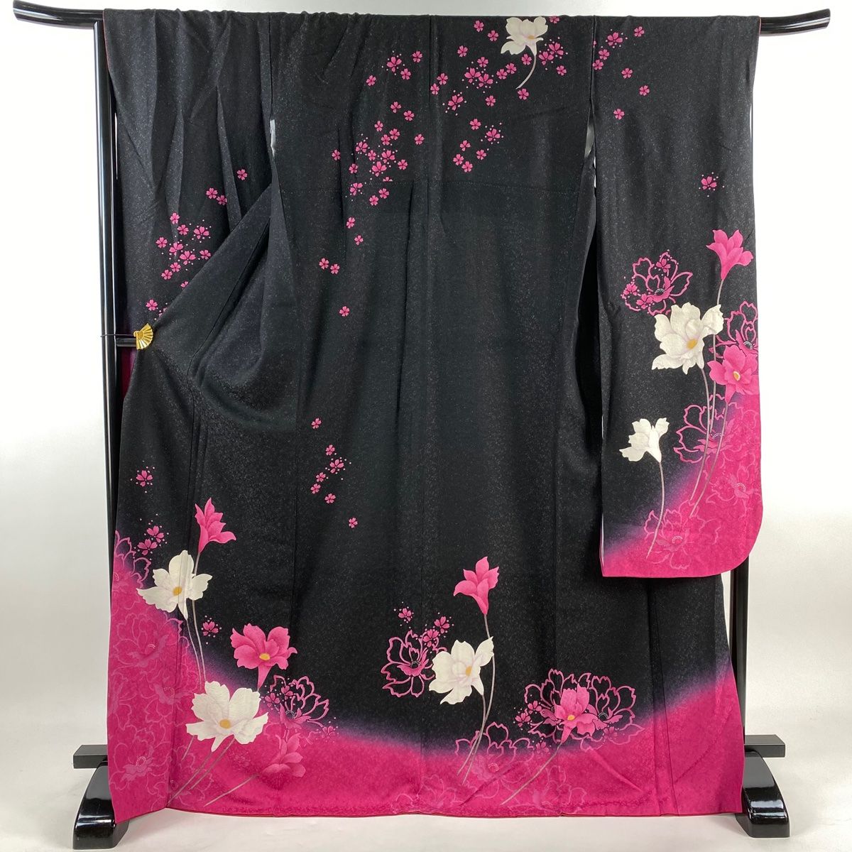 【新品・正絹・仕立て上がり】 振袖 黒 黒に近い紺 桜 雪輪 古典 F28 楽天市場】【新品・正絹・仕立て上がり】 振袖 黒 黒に近い紺 桜 雪輪